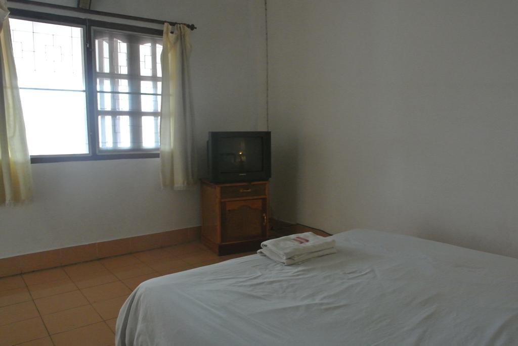 Nice Guesthouse Muang Phônsavan Oda fotoğraf