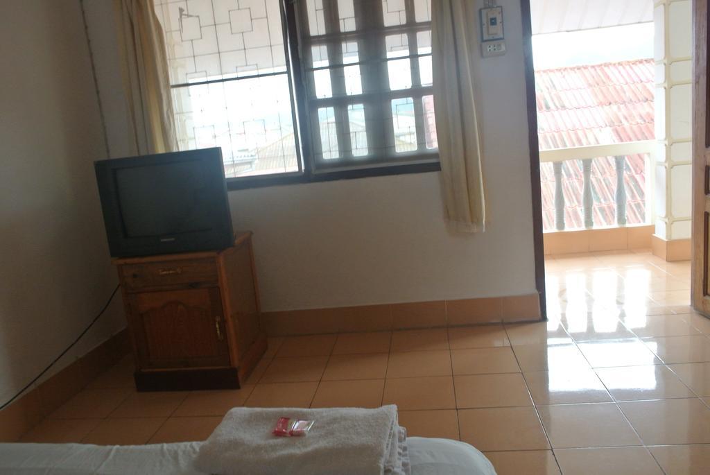 Nice Guesthouse Muang Phônsavan Oda fotoğraf
